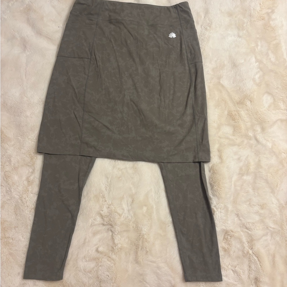 Stylish Women's Skirt with Leggings - Brown